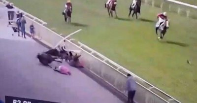 ​可怕！看个赛马家里五个女人都倒下了