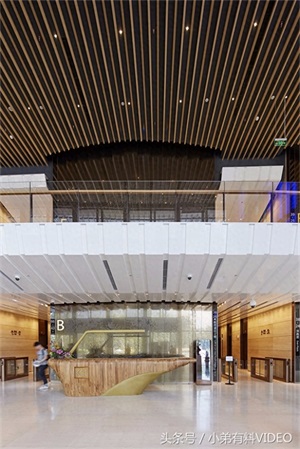 广州第一高楼广州周大福金融中心一览,建筑总高度530米