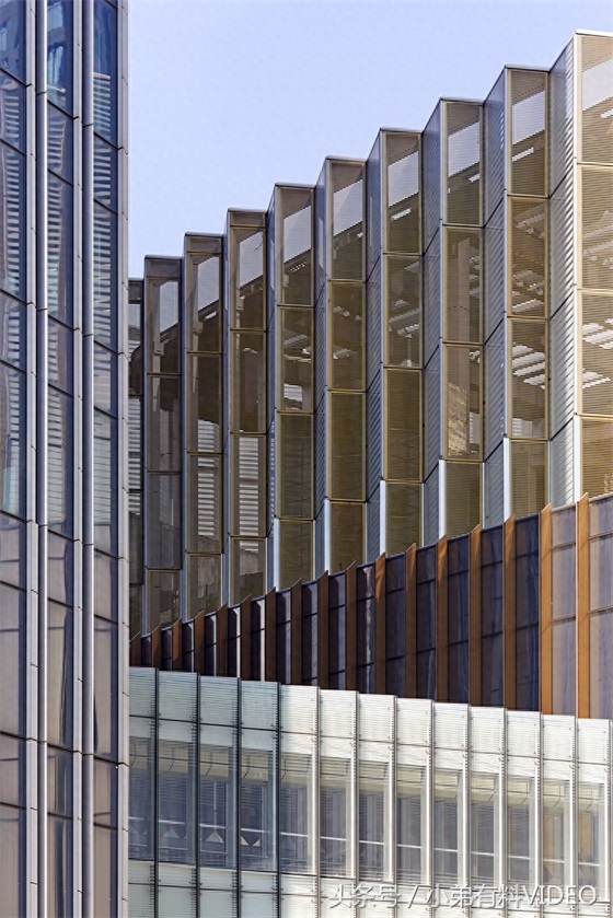 广州第一高楼广州周大福金融中心一览,建筑总高度530米