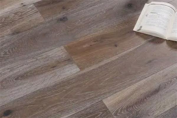 装修德威地板怎么样 德威地板属于几线品牌 德威地板价格参考 2