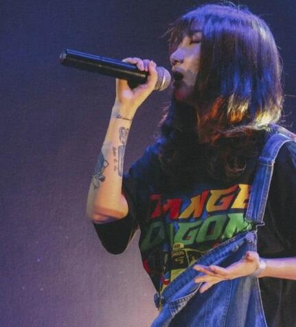 乃万真名叫什么 乃万是什么时候开始出名的