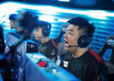 ​穿越火线：马哲直播惨遭对手四杀，一看名字扎心了