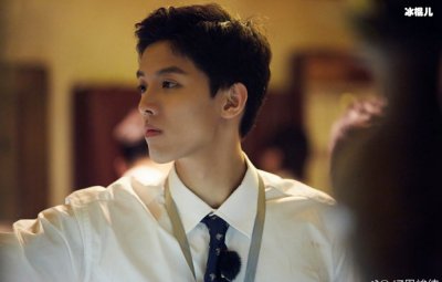 ​周峻纬老婆是谁 二人啥时候结婚的高颜值夫妇婚纱照引热议