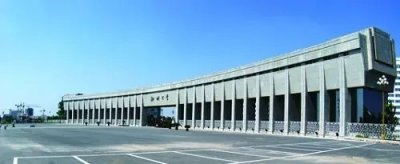 ​中国大学之最：校门最豪华的大学   传闻耗资8000万元修建校门