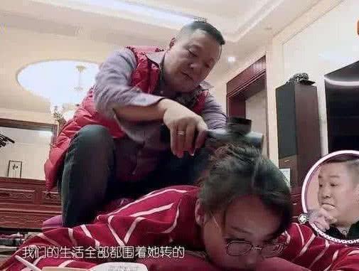 傅园慧爸妈成天不工作怎么养女儿, 原因曝光后, 网友直呼: 怪不得