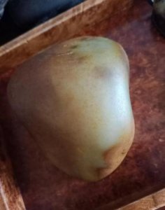 ​石英石和玉如何区分(怎样识别石英石和玉石)