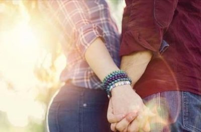 ​在追女孩子的时候怎么去撩(什么样的女人容易上钩)