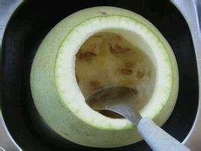 这种瓜可以放八个月,瓤成了糊才吃,能辅助肾病和防癌
