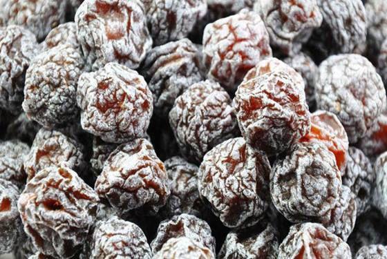 地球上最软的石头,掐一下有印,不少人都吃过,中国高达2.5亿吨