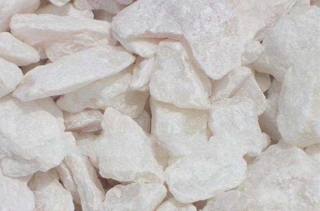 地球上最软的石头,掐一下有印,不少人都吃过,中国高达2.5亿吨