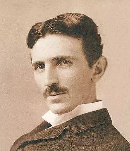 他是马斯克的偶像,一个曾被美国FBI销毁生平的超人!!