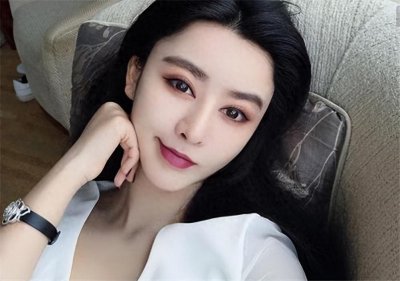 ​何承熹：花800万整容成范冰冰，嫁给主刀医生后，后来怎么样了？