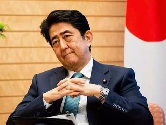 安倍晋三的妻子简介(安倍晋三身后的2个女人)(2)