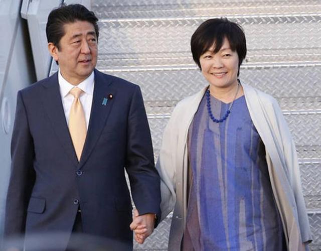 安倍晋三的妻子简介(安倍晋三身后的2个女人)(3)