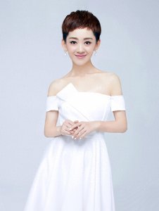 ​央视原主持人瑶淼接受了子宫切除手术，富商丈夫对她的态度怎样？