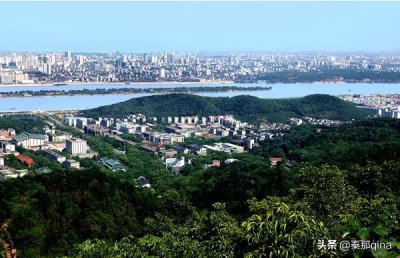 ​长沙岳麓书院简介（名人辈出的千年学府）