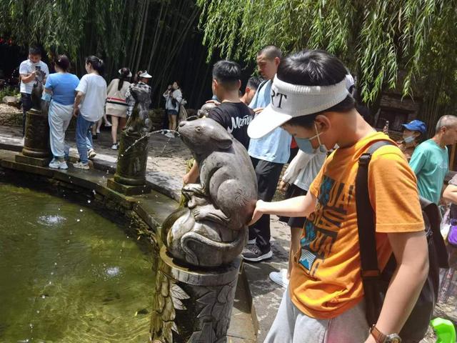 临沂市竹泉村旅游景点（百名游客重游新临沂）(5)