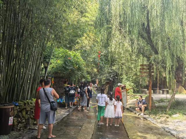 临沂市竹泉村旅游景点（百名游客重游新临沂）(3)