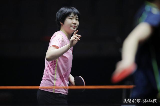 孙颖莎进入国乒队每月工资多少元(孙颖莎教练张琴解密)(2)