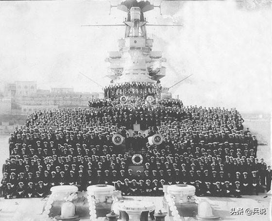 俾斯麦号战列舰被多少战舰击沉(注定死亡的对决)(2)