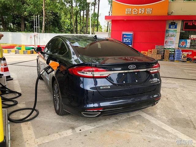 各款轿车的真实油耗(官方油耗2L100km实测3.7L)(11)