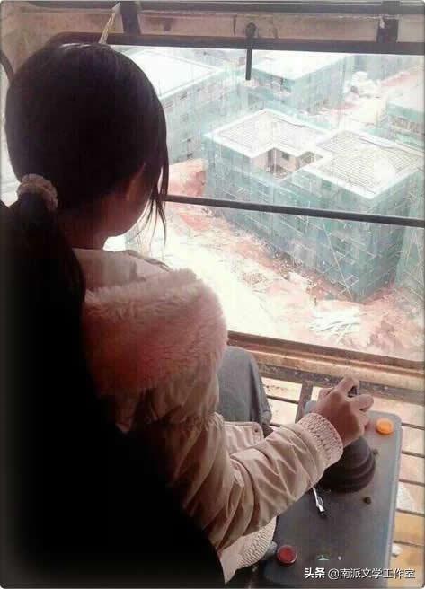 网传浙江23岁网红塔吊女孩坠亡(塔吊妹坠塔身亡)(6)