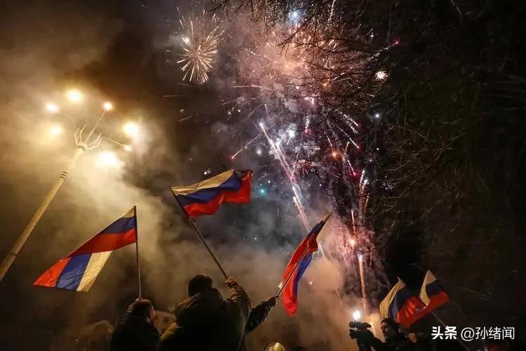 普京大帝今年多大了2025(普京70岁生日当天美俄同时敲响“核警钟”)