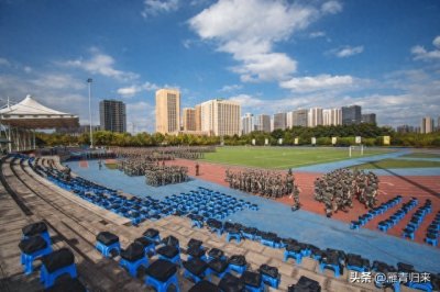 ​有网友留言说：警校的录取分数线要高于军校。你认为这句话对吗？