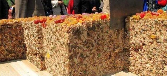 曾风靡全国的“天价切糕”现在却无人问津,网友:原因原来是这样