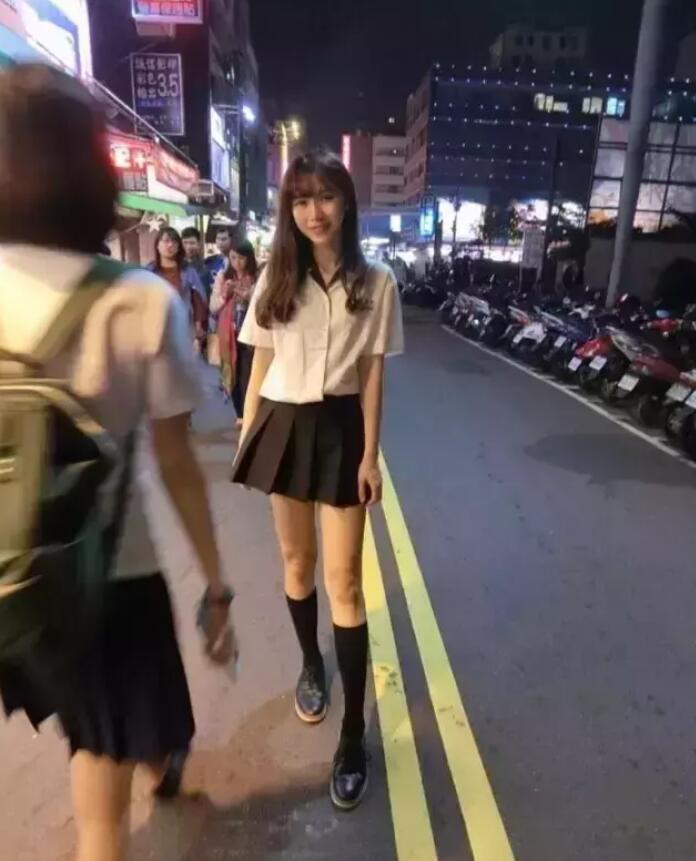 她是最美警花! 还是最美校花!一度因为网友太疯狂,关闭社交账号