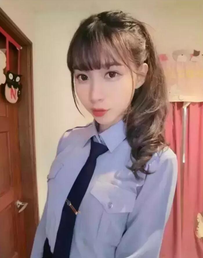 她是最美警花! 还是最美校花!一度因为网友太疯狂,关闭社交账号