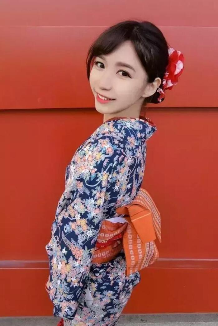 她是最美警花! 还是最美校花!一度因为网友太疯狂,关闭社交账号