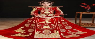 ​结婚应该穿秀禾服还是婚纱