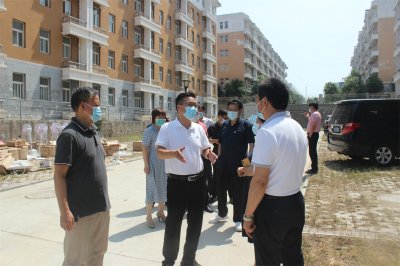 ​河南省伊川县政协民营经济界委员慰问县中医院集中隔离点医护人员