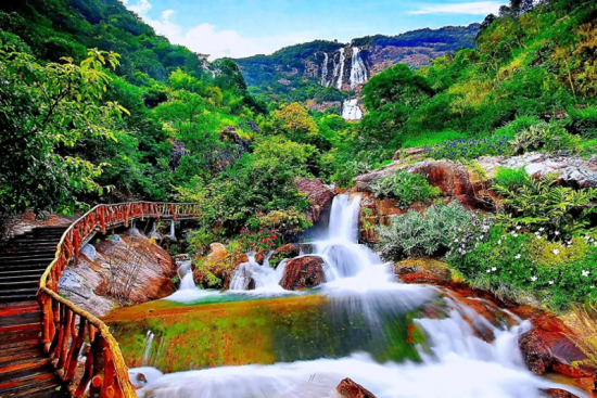 白水寨(白水寨被誉为瑰丽翡翠)