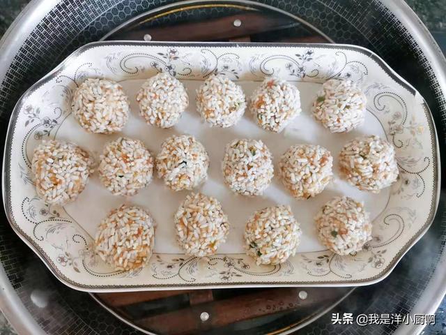 正宗蒸糯米肉丸子的做法(做糯米蒸肉丸记得加这2样)(5)