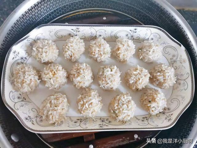 正宗蒸糯米肉丸子的做法(做糯米蒸肉丸记得加这2样)(6)