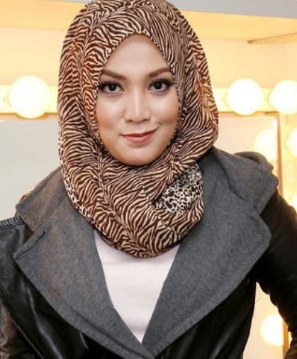 不带头巾的茜拉你见过吗？看看还美不美，讲真