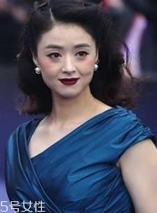 紫外光中毒妆怎么画 酷炫暗黑风中毒妆教程 紫外光中毒妆怎么画 酷炫暗黑风中毒妆教程