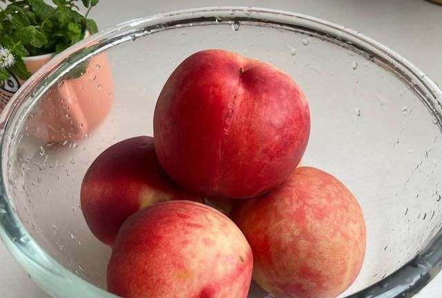 桃子皮煮水做果冻白凉粉