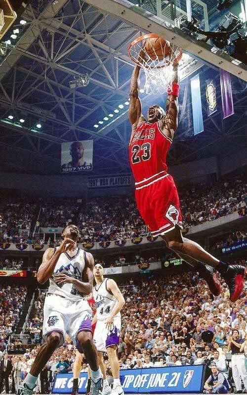 打篮球对什么有好处,经常打篮球对身体有什么好处图1