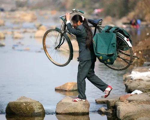 中国邮政怎么这么慢 ，为什么还始终是快递行业的老大哥