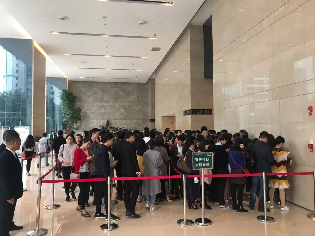 银行下午几点上班（各大银行中午休息时间）(1)_