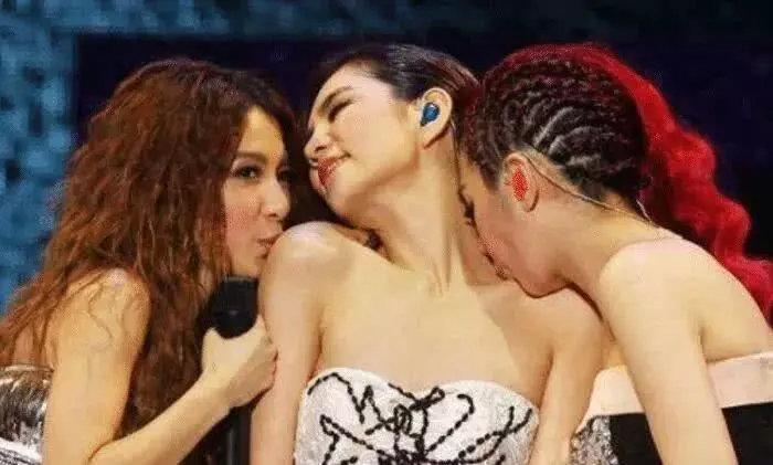 炎亚纶、Ella发文力挺同性恋，大陆明星纷纷缺席