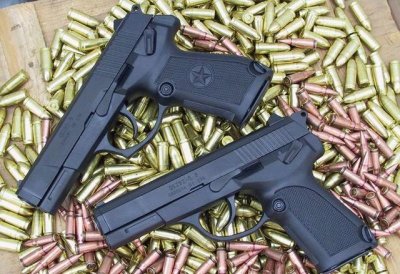 ​了解中国军队现在配备的手枪