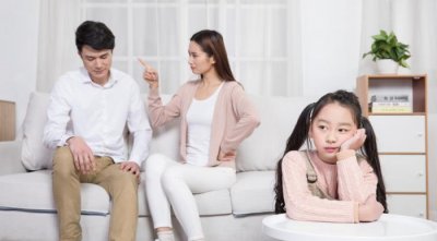 ​男方婚内出轨离婚债务如何分（丈夫出轨离婚财产怎么分）