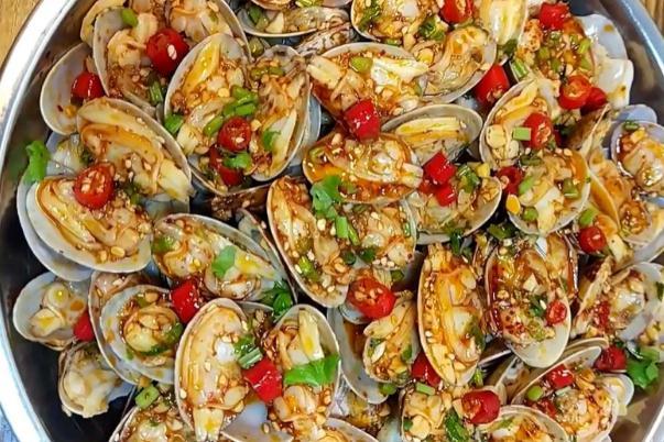 花甲里面的黑色东西能吃吗 花甲是凉性还是热性的