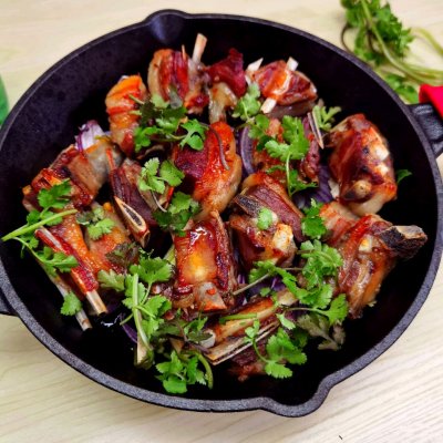 羊排的烤制方法（五步学会烤羊排干香不油腻）