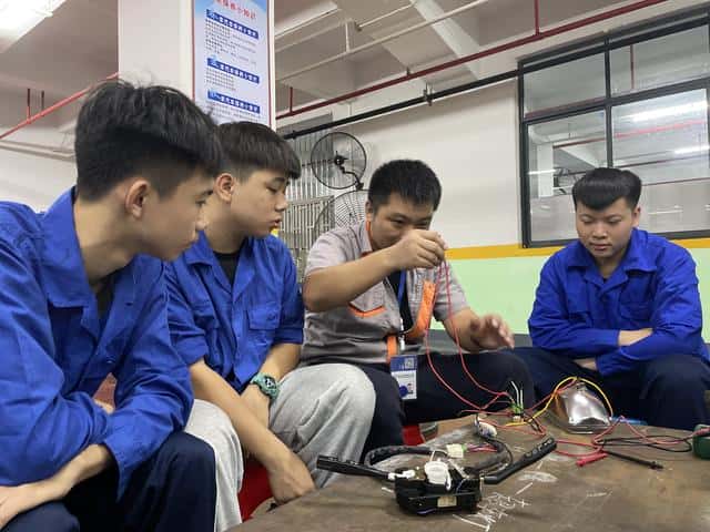 学什么技术最有前景男生（学什么技术比较有发展）