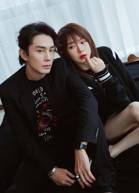 母女长得太像了!李承铉带女儿探班,戚薇和lucky隔空比心超有爱